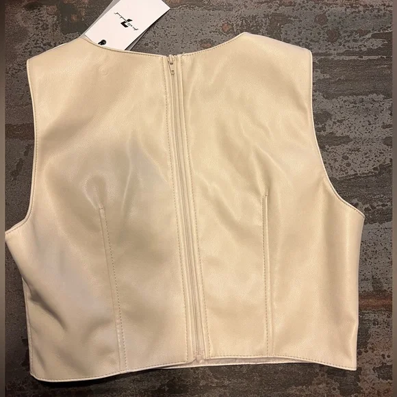 💛👚7 FOR ALL MANKIND Creme Ecru Vegan Leather Top Vest NWT - Picture 3 of 7